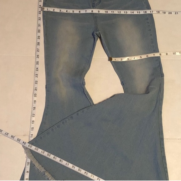 Bellbottoms distressed jeans - Picture 7 of 10